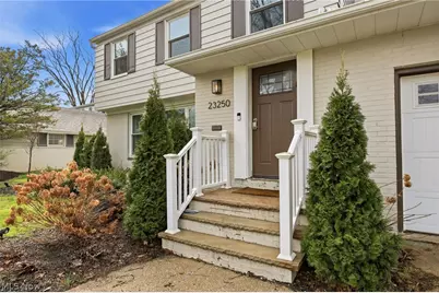 23250 Fairmount Boulevard, Huber Heights, OH 44122 - Photo 3