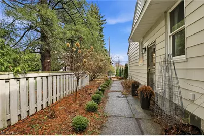 23250 Fairmount Boulevard, Huber Heights, OH 44122 - Photo 43