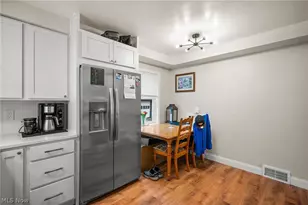 5234 Erwin St, Maple Heights, OH 44137 - Photo 7