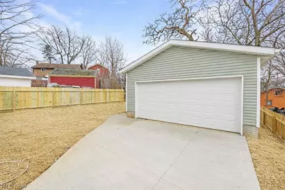 1328 Hazelwood, Akron, OH 44305 - Photo 3
