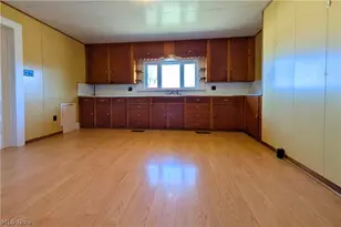 7538 Wolfe's Crossing Rd SE, Gnadenhutten, OH 44629 - Photo 9