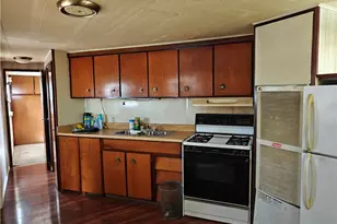 8112 Russell Ln, Loveland, OH 44144 - Photo 3