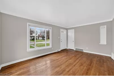 1568 Parker Drive, Mayfield Heights, OH 44124 - Photo 3
