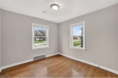1568 Parker Drive, Mayfield Heights, OH 44124 - Photo 13