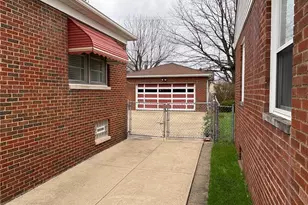 2436 Tuxedo Ave, Parma, OH 44134 - Photo 5