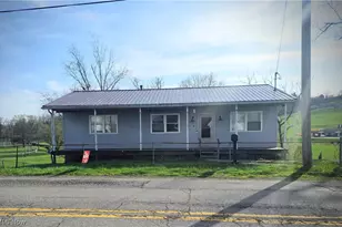 221 S Stout St, Harrisville, WV 26362 - Photo 3