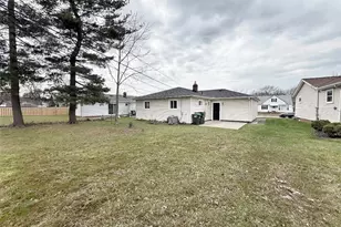 1739 Ridgeview Dr, Wickliffe, OH 44092 - Photo 15