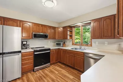 7165 Northview Drive, Wadsworth, OH 44281 - Photo 9