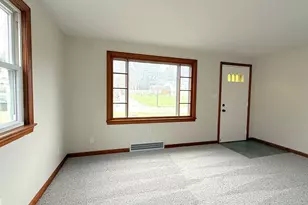 442 10th St, Struthers, OH 44471 - Photo 5