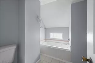 11915 Franklin Blvd, Oakwood, OH 44107 - Photo 15