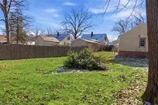 1350 Eastland Ave SE, Warren, OH 44484 - Photo 7
