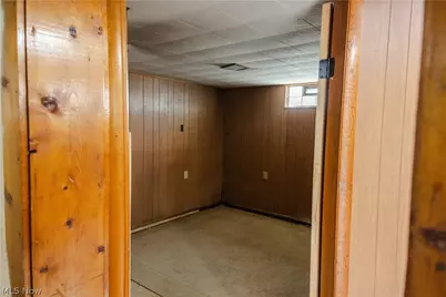 1177 Neptune Avenue, Akron, OH 44301 - Photo 27