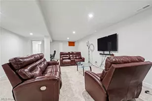 3268 Stoneleigh Rd NE, Canton, OH 44721 - Photo 25