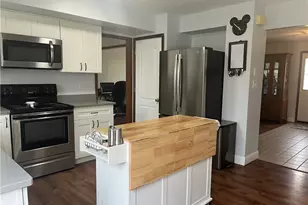 13330 S Partridge Dr, Valleyview, OH 44125 - Photo 9