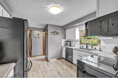 4629 Middlebranch Avenue NE, Canton, OH 44705 - Photo 9