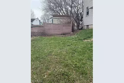 901 Clarendon Avenue SW, Canton, OH 44710 - Photo 3