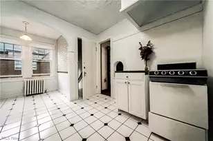 18313 Newell Rd, Huber Heights, OH 44122 - Photo 3