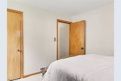 241 Lownsdale Avenue, Akron, OH 44313 - Photo 15