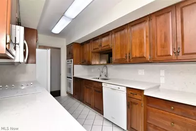 5200 Three Village Drive #LLC, Lyndhurst, OH 44124 - Photo 19