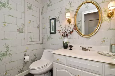 5200 Three Village Drive #LLC, Lyndhurst, OH 44124 - Photo 7