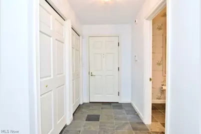 5200 Three Village Drive #LLC, Lyndhurst, OH 44124 - Photo 5