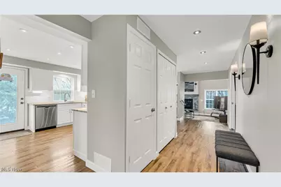 16460 Georgetown Court, Strongsville, OH 44136 - Photo 7