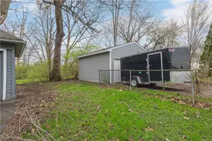 4004 E 52nd St, Newburgh Heights, OH 44105 - Photo 39