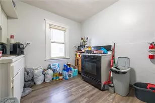 4004 E 52nd St, Newburgh Heights, OH 44105 - Photo 7