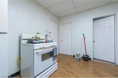 4004 E 52nd Street, Newburgh Heights, OH 44105 - Photo 21