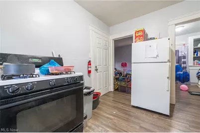 4004 E 52nd Street, Newburgh Heights, OH 44105 - Photo 9