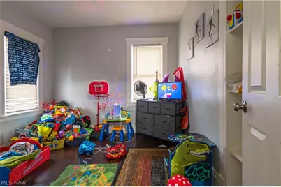 4004 E 52nd Street, Newburgh Heights, OH 44105 - Photo 11