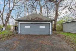 4004 E 52nd St, Newburgh Heights, OH 44105 - Photo 37