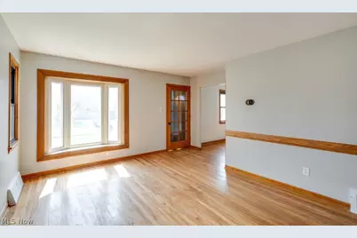 8514 Deerfield Drive, Parma, OH 44129 - Photo 5