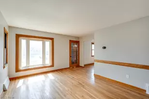 8514 Deerfield Dr, Parma, OH 44129 - Photo 5
