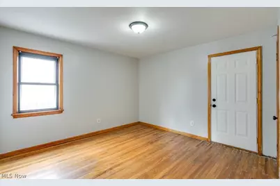 8514 Deerfield Drive, Parma, OH 44129 - Photo 13