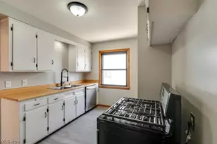 8514 Deerfield Dr, Parma, OH 44129 - Photo 11
