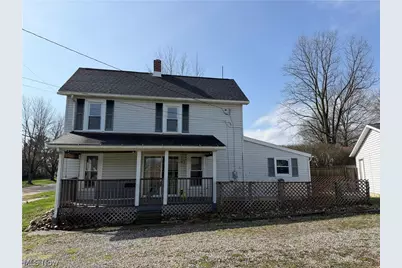 824 Goshen Avenue SE, New Philadelphia, OH 44663 - Photo 1