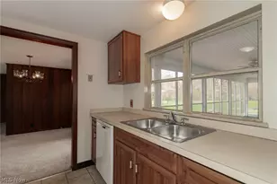 8101 Middlesex Rd, Mentor, OH 44060 - Photo 7