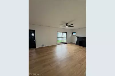 10900 Vernon Avenue, Garfield Heights, OH 44125 - Photo 17