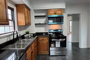 10900 Vernon Ave, Garfield Heights, OH 44125 - Photo 11