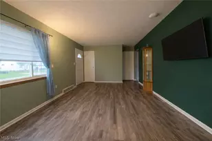 30405 Vineyard Rd, Willowick, OH 44095 - Photo 3