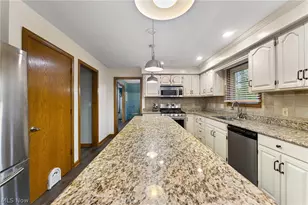 510 Stoneybrook Ln, Canfield, OH 44406 - Photo 3