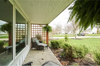 1360 Croyden Road, Lyndhurst, OH 44124 - Photo 27