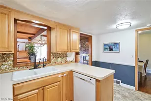 1360 Croyden Rd, Lyndhurst, OH 44124 - Photo 25