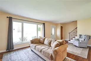 1360 Croyden Rd, Lyndhurst, OH 44124 - Photo 23