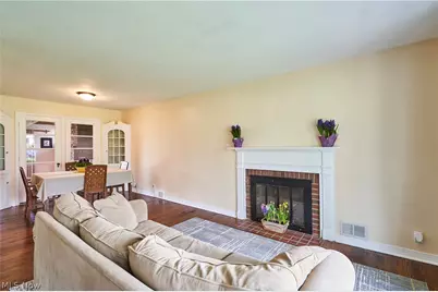 1360 Croyden Road, Lyndhurst, OH 44124 - Photo 3