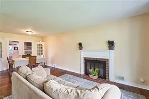 1360 Croyden Rd, Lyndhurst, OH 44124 - Photo 3