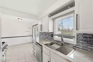 902 Colonel Dr, Loveland, OH 44109 - Photo 17