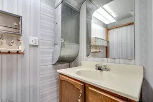 37518 Arlington Dr, Willoughby, OH 44094 - Photo 35