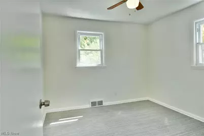 73 N Edgehill Avenue, Youngstown, OH 44515 - Photo 31